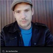 Diplômé de grandes écoles,  donne cours de français langue étrangère.  Expérience en bénévolat